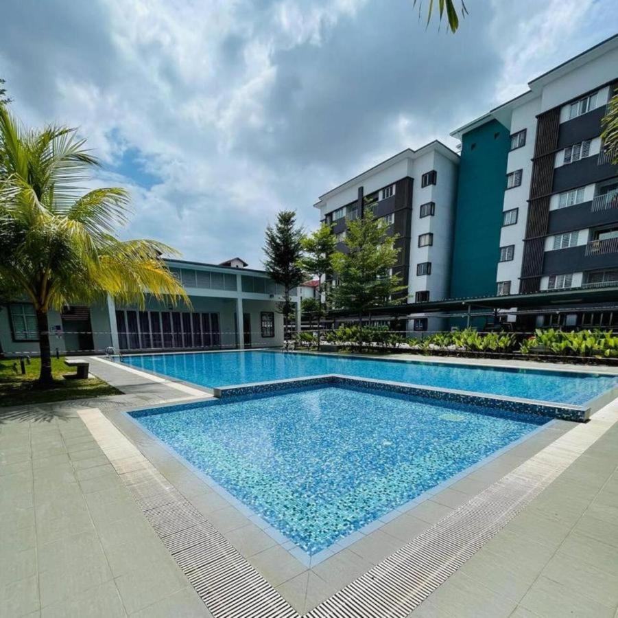 Wallaway2Stay Kiara Nilai Apartment 3 Bedroom Exterior photo